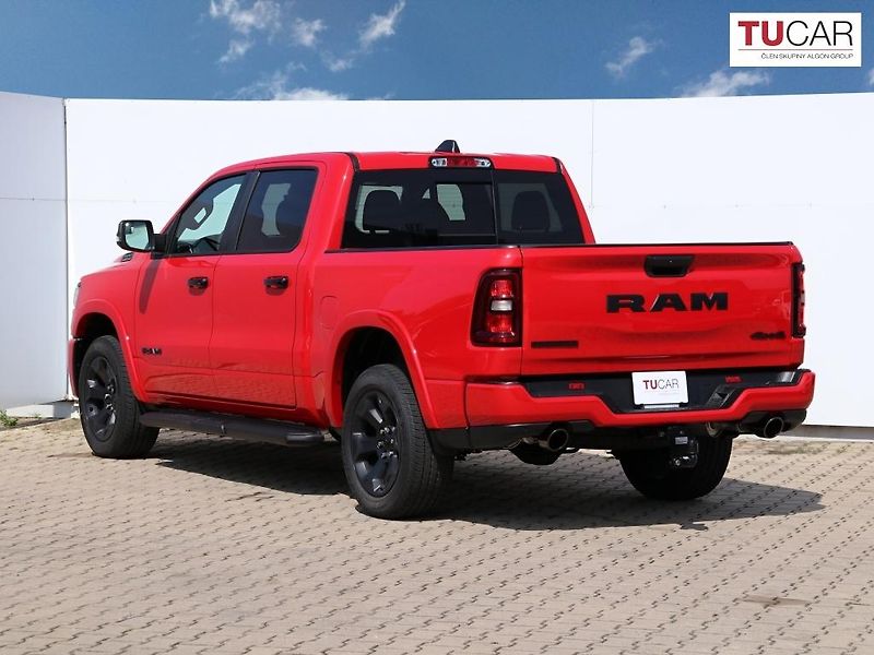 Dodge RAM (2025) 1500 BigHorn 3.0 TwinTurbo - fotka 5 z 41