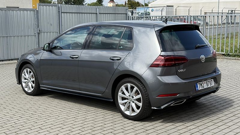 Volkswagen Golf (2018) 1.0TSi*63kW*R-LINE*55TKM* - fotka 2 z 19