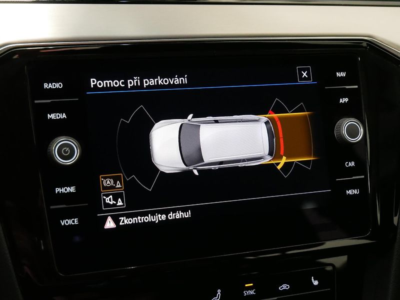 Volkswagen Passat - fotka 14 z 21