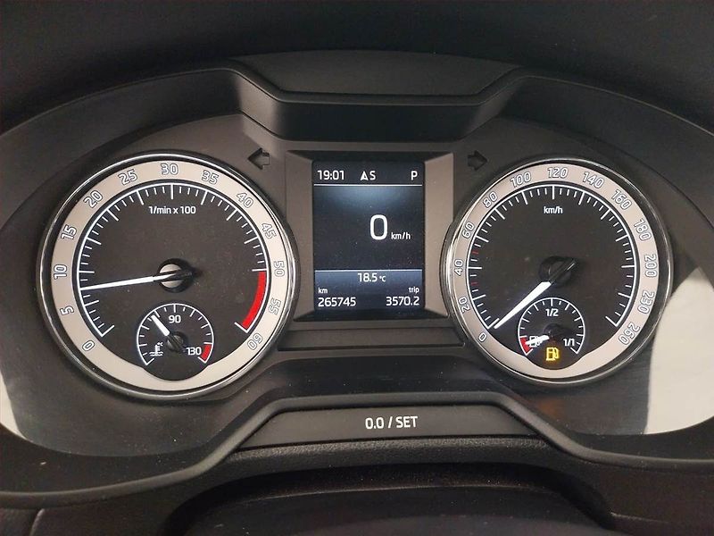 Škoda Octavia (2018) Style 1.6 TDI, Automat, Navi - fotka 11 z 22