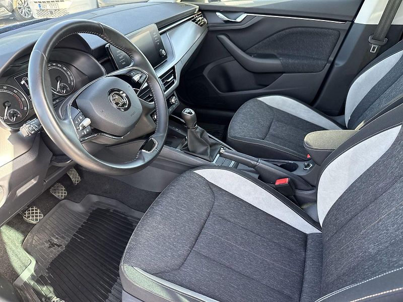 Škoda Kamiq (2023) 1.0 TSI Style - fotka 7 z 30