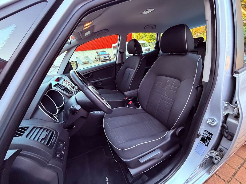 Kia Venga 1.6 Aut. Spirit, 1.Maj, Servis - fotka 14 z 24