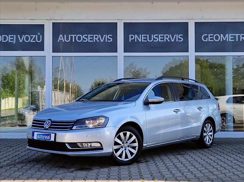 Volkswagen Passat 1,4 TSI DSG NOSIČ TAŽNÉ VÝHŘEV - fotka 1 z 35