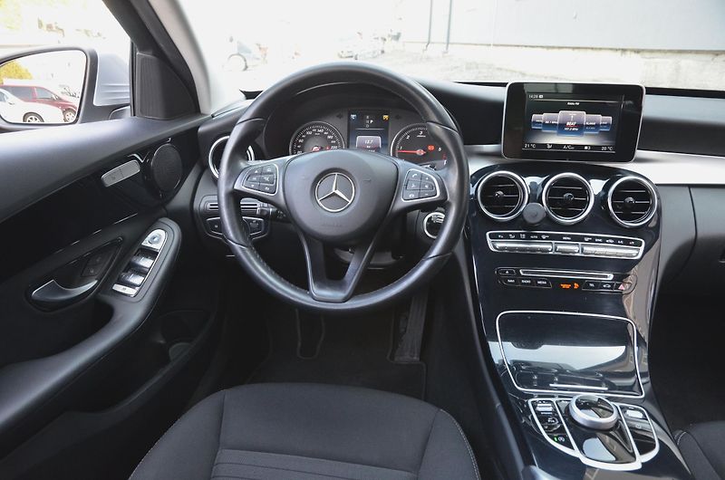 Mercedes-Benz Třídy C (2017) C 200d // REZERVOVÁNO // - fotka 22 z 37