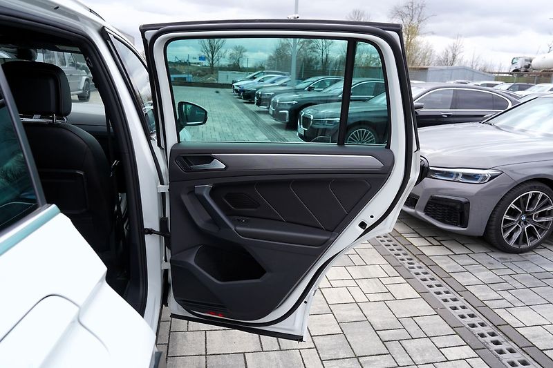 Volkswagen Tiguan 2.0 TSI 4Motion/DSG/R-line/ČR - fotka 22 z 54