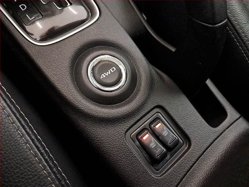 Mitsubishi Outlander (2015) 2.2 DI-D, 4X4, Automat - fotka 17 z 18