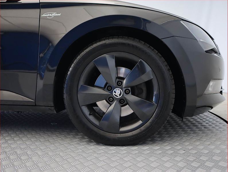 Škoda Superb (2017) 2.0 TDI, Automat, Kůže, Navi - fotka 15 z 24
