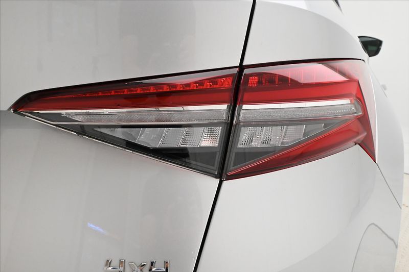 Škoda Kodiaq 2,0 TDI 147 kW DSG 4x4 TAŽNÉ Z - fotka 32 z 33