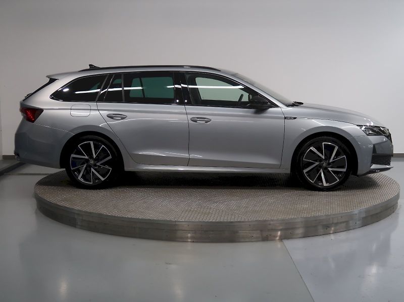 Škoda Octavia (2026) SPORTLINE 2.0TDI 110KW DSG TAŽ - fotka 8 z 41