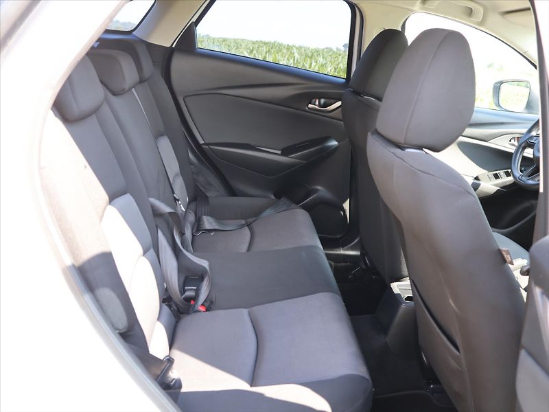 Mazda CX-3 2,0 Skyactiv-G120 Emotion CZ - fotka 13 z 33