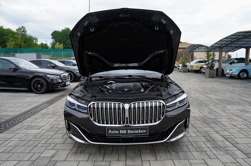 BMW Řada 7 d xDrive/9AT/Lasery - fotka 9 z 44