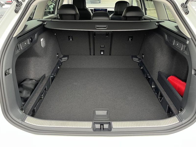 Volkswagen Passat Business 2,0 TDI DSG - fotka 21 z 23