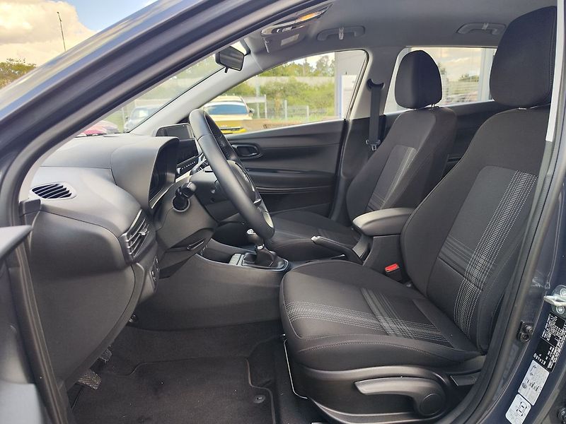 Hyundai i20 1.2i/57kW Wave - fotka 12 z 29