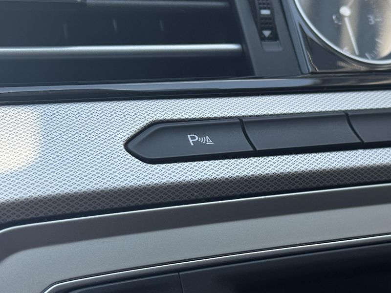 Volkswagen Passat (2015) B8 2.0TDi DSG Comfort+,el.kufr - fotka 34 z 52