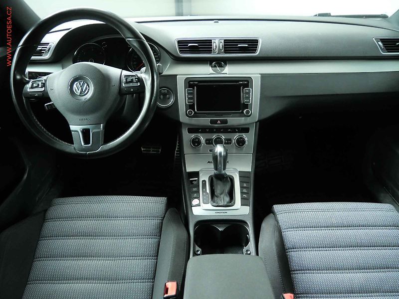 Volkswagen Passat (2013) 2.0 TDi 4x4, ČR, AT, xenon - fotka 8 z 21