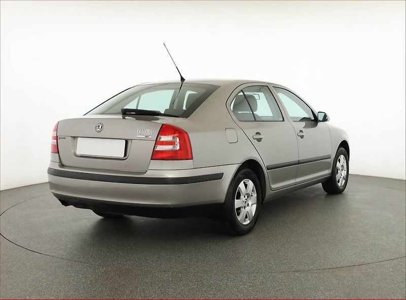 Škoda Octavia (2008) Elegance 1.6, Serv.kniha - fotka 5 z 16
