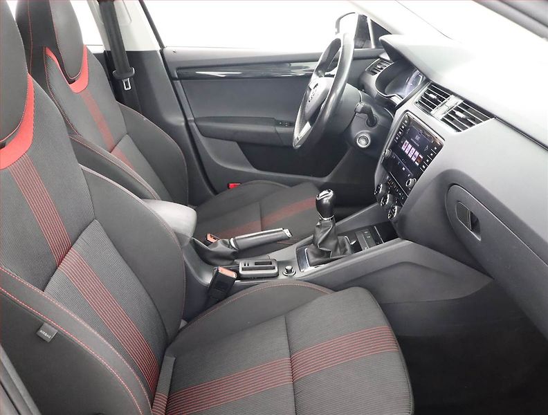 Škoda Octavia (2017) Style 1.8 TSI, Serv.kniha - fotka 9 z 22