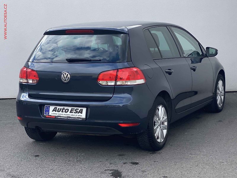 Volkswagen Golf (2012) 1.2 TSi, Style - fotka 4 z 17