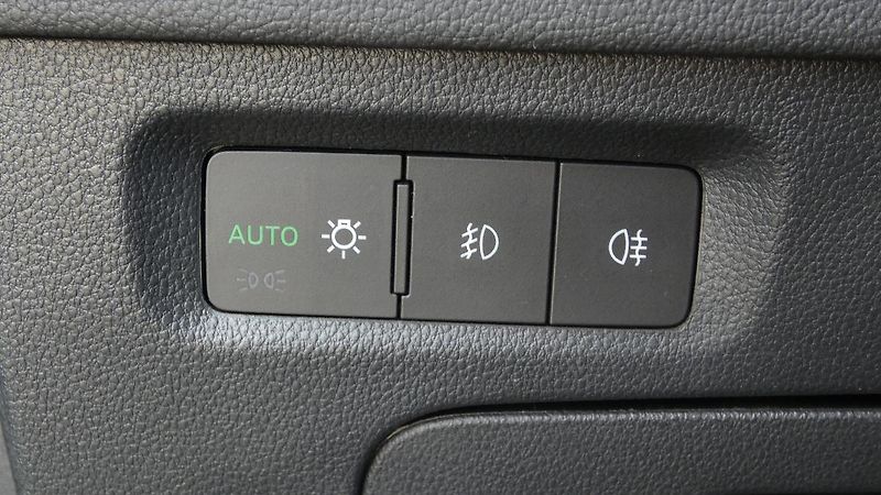 Škoda Octavia Combi 2,0 TDI Ambition - fotka 10 z 22