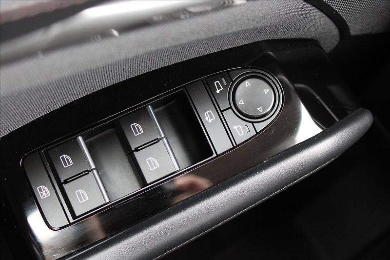 Mazda 3 2,0 i  NOVÉ V ČR,1.MAJITEL - fotka 23 z 30