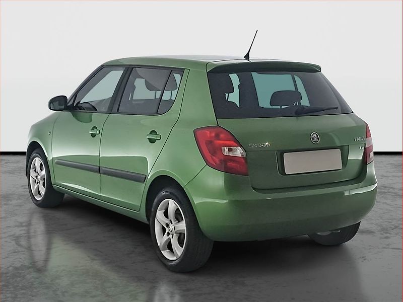 Škoda Fabia (2013) Ambiente 1.2 TSI - fotka 4 z 17