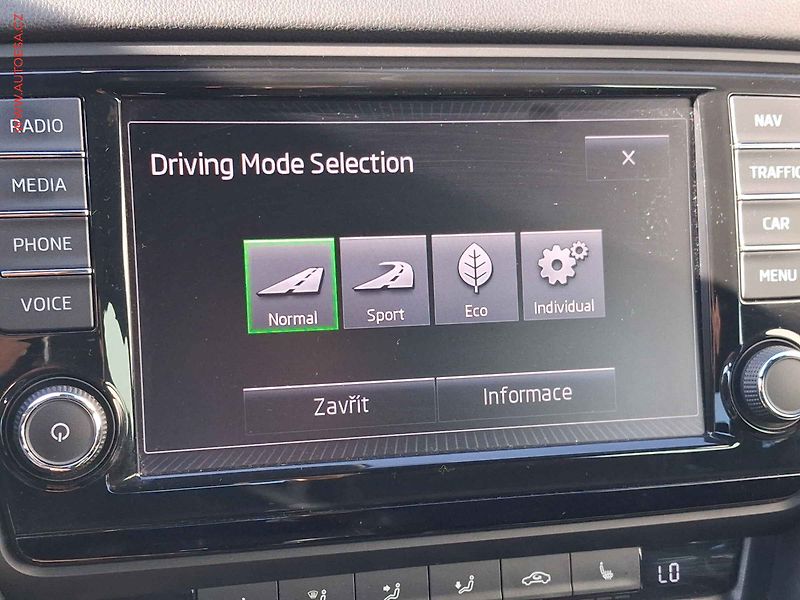 Škoda Octavia (2015) 2.0 TSi, RS, TZ, park.asist - fotka 18 z 20