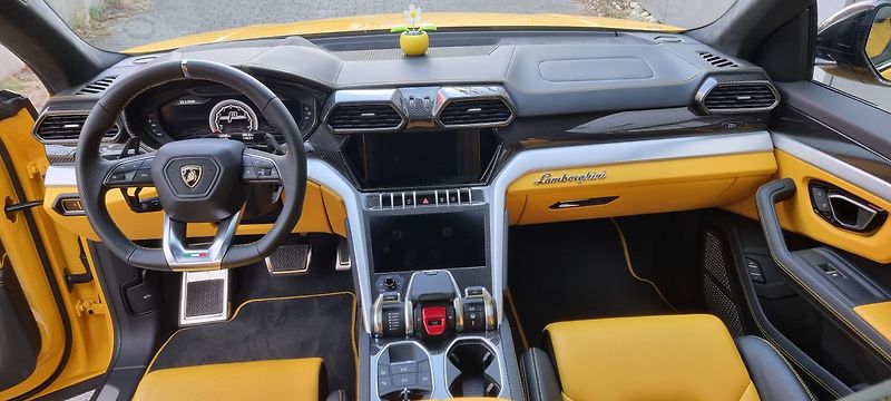 Lamborghini Urus (2020) CARBON-LCDs-BO-PANO-SOFT - fotka 14 z 14