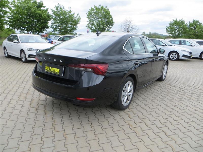 Škoda Octavia 2,0 TDI Style ČR - fotka 9 z 22