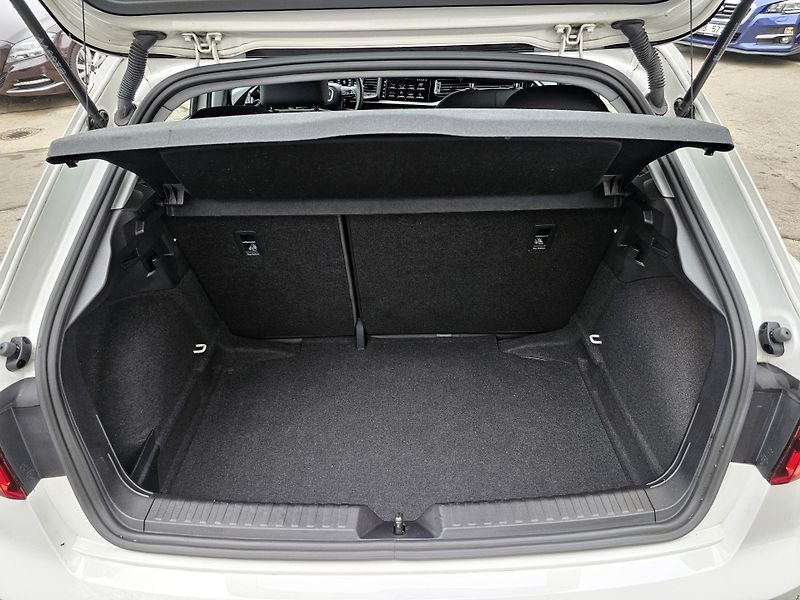 Audi A1 25TFSI černá střecha 1.maj - fotka 8 z 11