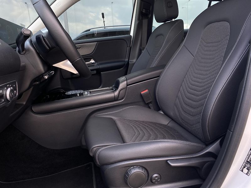 Mercedes-Benz GLB GLB 220 4M Advanced - fotka 10 z 28