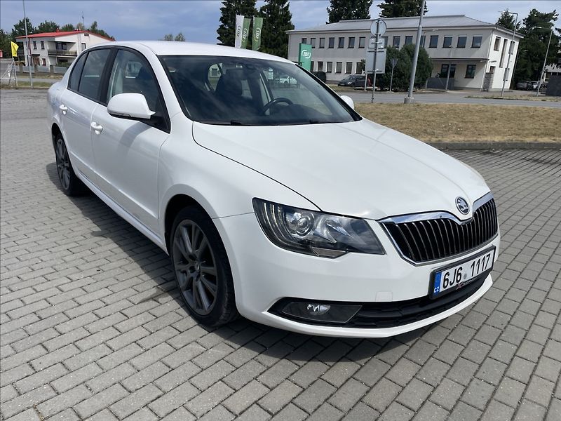 Škoda Superb 2,0 TDi 103kw Elegance Facelif - fotka 6 z 36