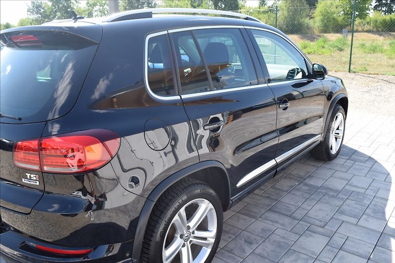 Volkswagen Tiguan 1,4 TSI 92KW R-LINE TOP STAV! - fotka 5 z 48