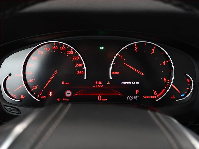 BMW Řada 5 (2017) Luxury Line 520d xDrive, 4X4 - fotka 11 z 24
