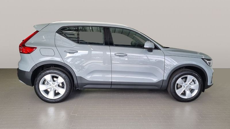 Volvo XC40 (2026) B3 2.0L 163 HP AT7 FWD CORE - fotka 4 z 16