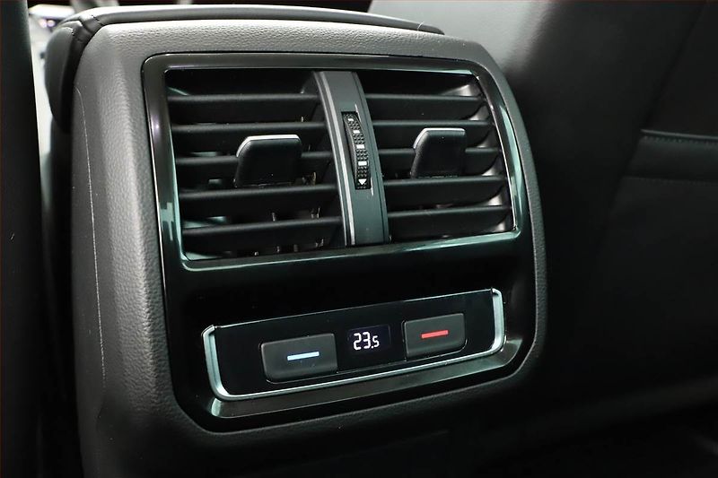 Volkswagen Passat (2019) 2.0 TSI - fotka 12 z 20