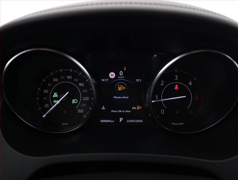 Jaguar E-Pace (2021) D150 AWD - fotka 8 z 20