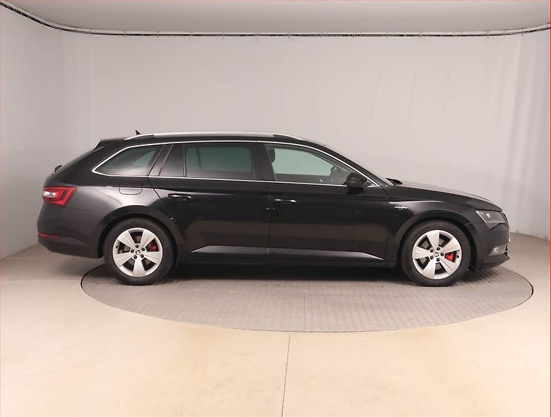 Škoda Superb (2016) Laurin&Klement 2.0 TDI - fotka 6 z 17