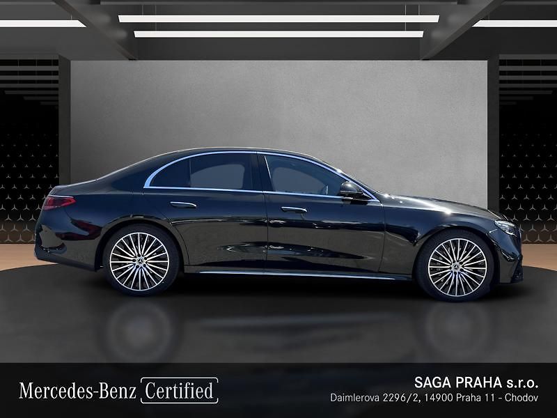 Mercedes-Benz Třídy E 220 d 4MATIC AMG Line Panorama - fotka 3 z 18