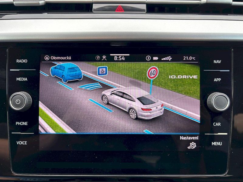 Volkswagen Arteon (2022) 2.0 TDI 110kW R-LINE - fotka 18 z 35