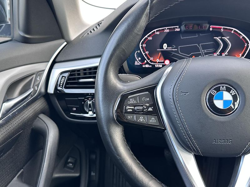 BMW Řada 5 520d Touring, Head-up, Tažné - fotka 10 z 26