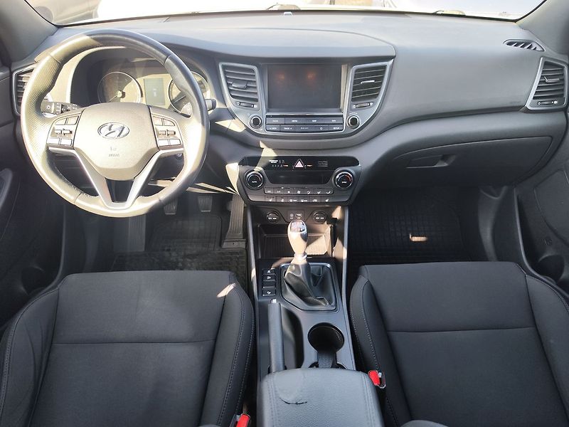 Hyundai Tucson 1.6 T-GDI/130kW Trikolor - fotka 12 z 29