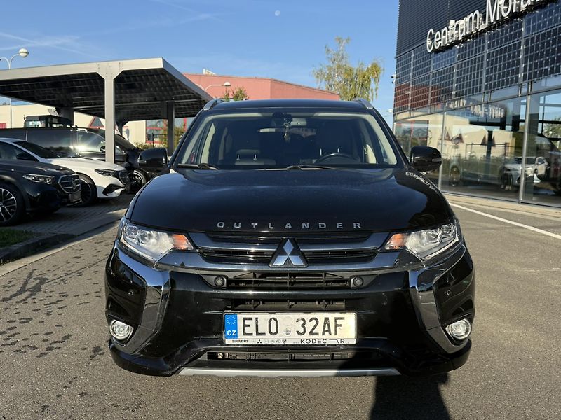 Mitsubishi Outlander (2017) - fotka 2 z 37
