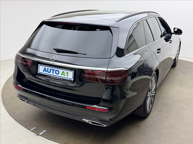 Mercedes-Benz Třídy E 2,9 400d 4MATIC AMG LED 360° - fotka 4 z 44