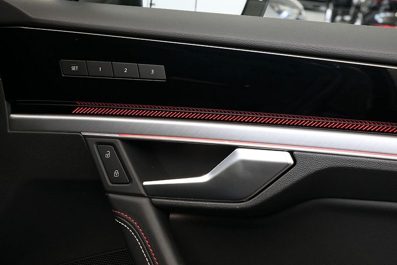 Volkswagen Touareg 3.0TDI 210kW R-Line Edition 20 - fotka 19 z 46