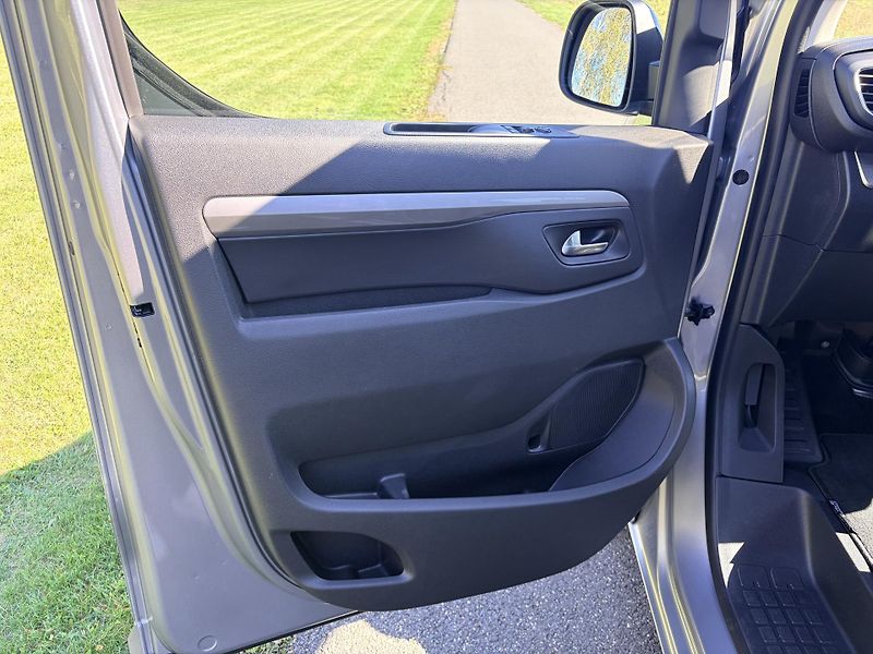 Toyota ProAce Verso 2.2 132KW 8 MÍST, 8AT, L2 - fotka 12 z 46