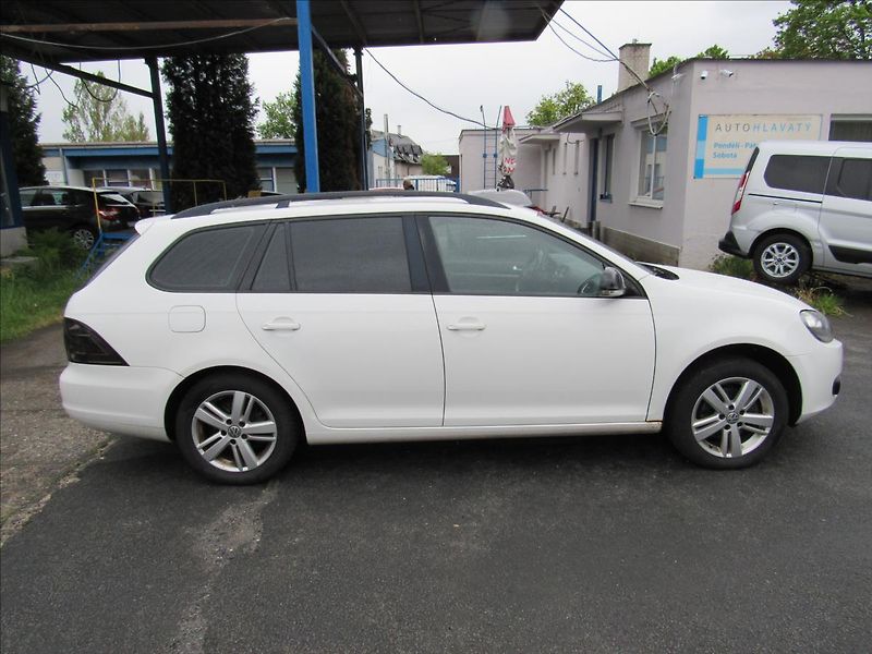 Volkswagen Golf 1,2 TSI 77kW Variant BlueMotio - fotka 8 z 29