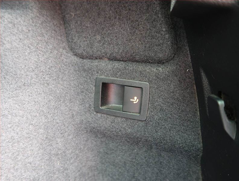 Škoda Karoq (2018) Style Plus 2.0 TDI - fotka 25 z 26
