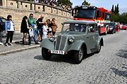 Na tradiční Lidický okruh dorazily desítky historických automobilů a motocyklů, které obdivovali návštěvníci z Kladna i širokého okolí.
