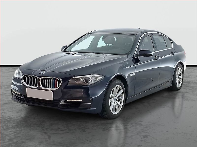BMW Řada 5 (2014) 520d xDrive, 4X4, Automat - fotka 2 z 17