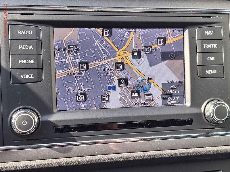Seat Leon (2014) 1.8 TSi, FR, LED, panor, navi - fotka 15 z 18
